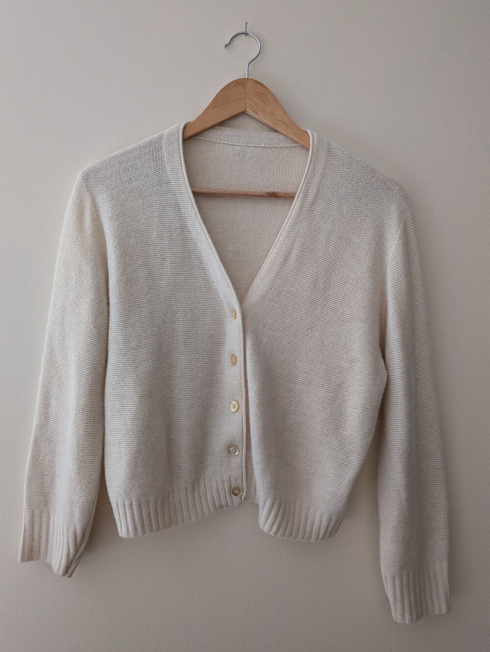Vintage Cream V-Neck Button-Front Women’s Cardigan Sweater, Small, 100% Wool